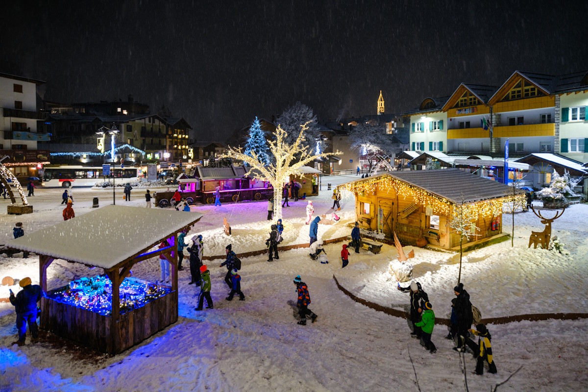 Andalo_Piazza_Dolomiti_-_Ph._Frizzera.jpg